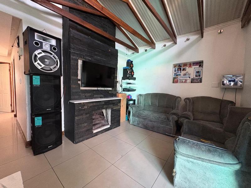 3 Bedroom Property for Sale in Tafelsig Western Cape